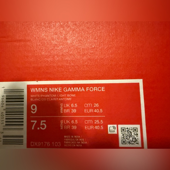 Nike Gamma Force Sneakers - White and phantom light bone women’s size 9 new - Picture 2 of 7